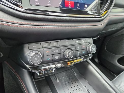 Used 2025 Dodge Durango R/T AWD/4WD image 34