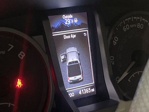 Used 2021 Toyota Tacoma SR5 image 9