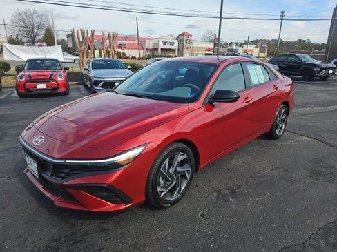 Certified 2025 Hyundai Elantra Sport image 6