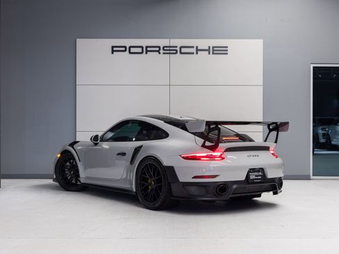 Used 2018 Porsche 911 GT2 RS RWD image 3