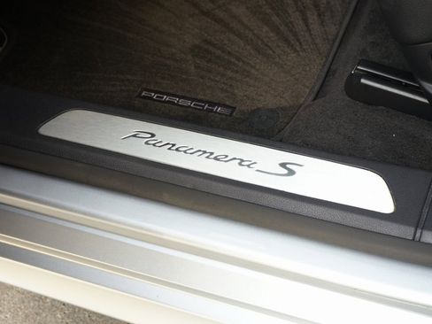 Used 2014 Porsche Panamera S image 28