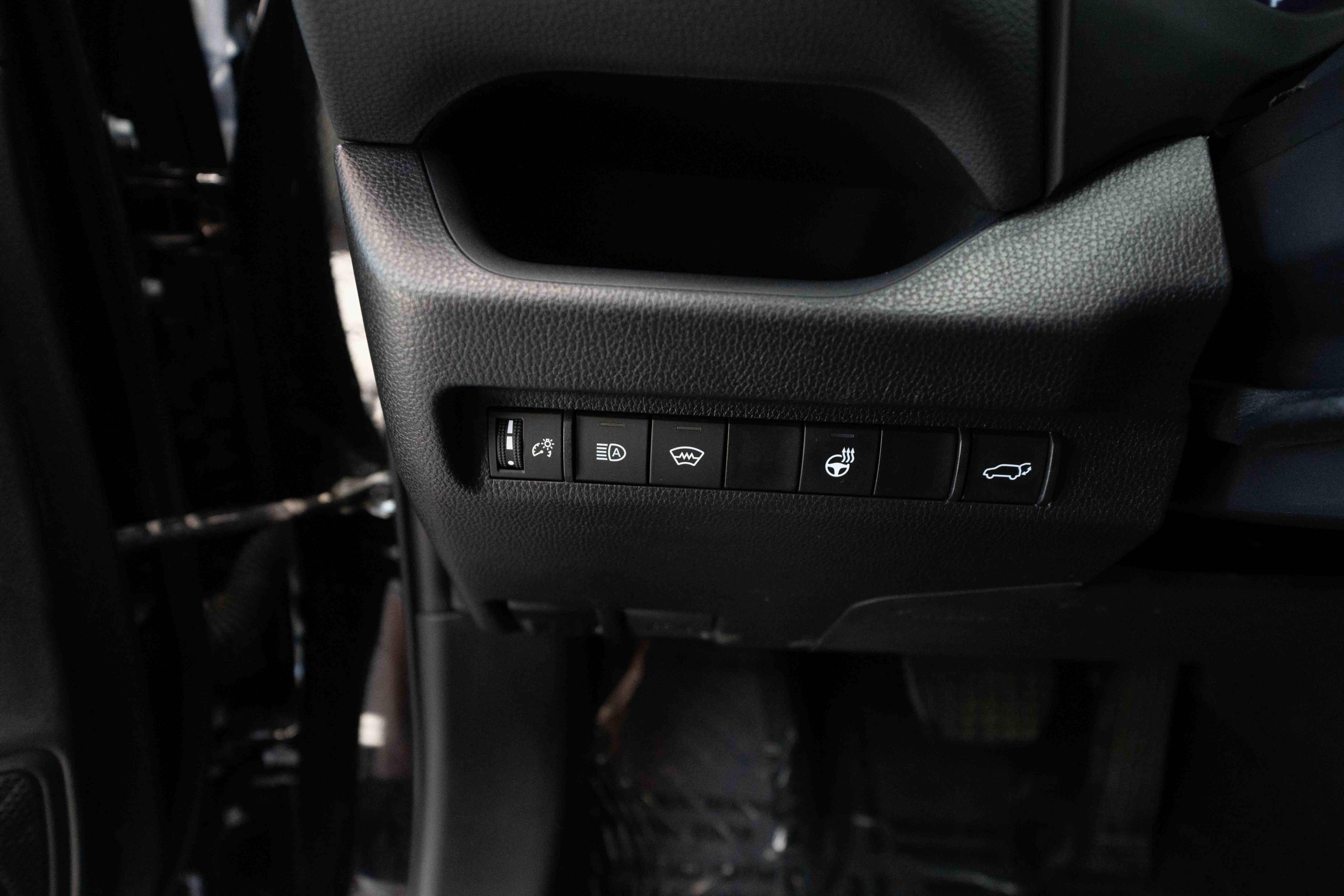 Used 2025 Toyota RAV4 XLE w/ Convenience Package AWD/4WD image 12
