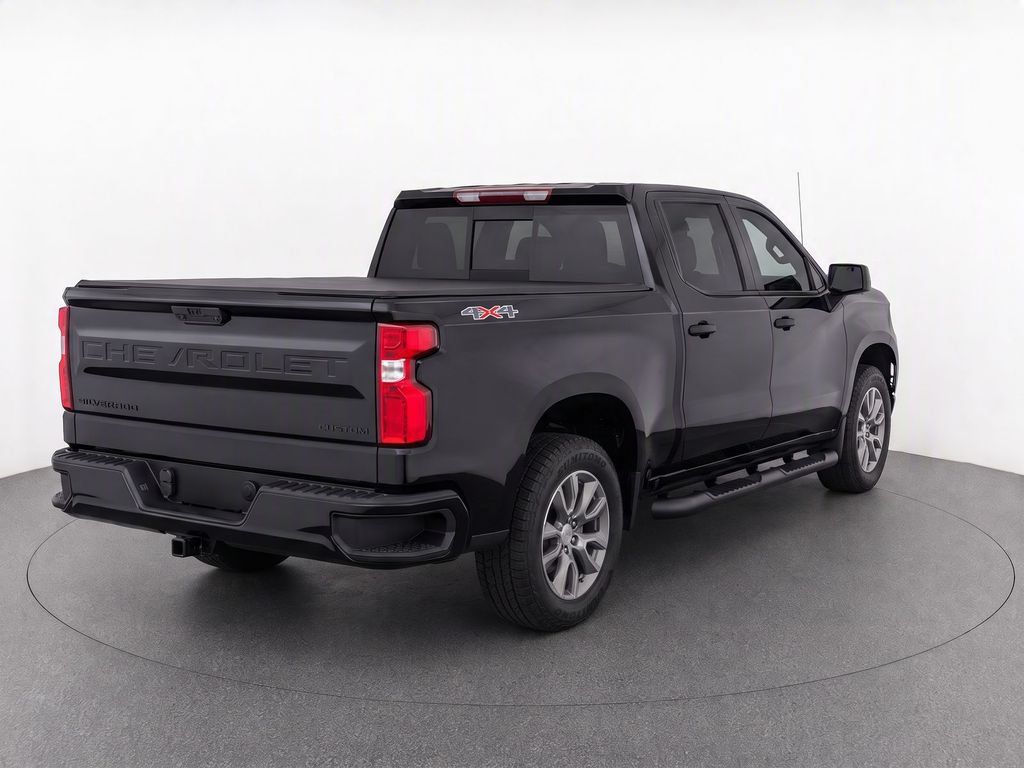 Used 2020 Chevrolet Silverado 1500 Custom w/ Custom Value Package AWD/4WD image 9
