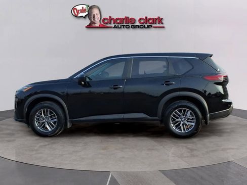 Used 2025 Nissan Rogue S FWD image 2