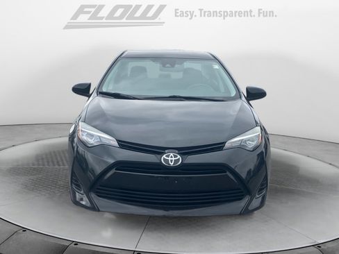 Used 2019 Toyota Corolla LE image 3