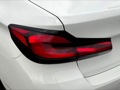 Used 2022 BMW 530e w/ Convenience Package RWD image 25