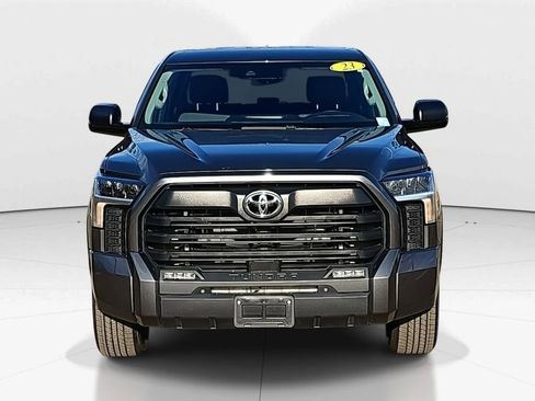Used 2022 Toyota Tundra SR5 w/ SR5 Convenience Package image 9