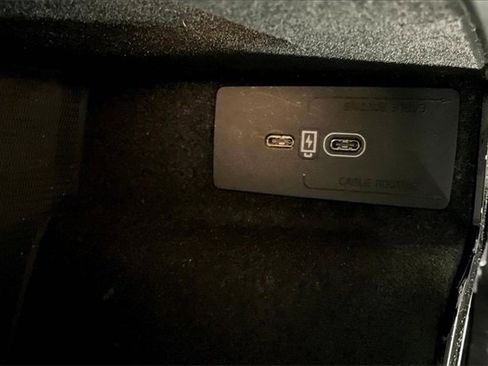 Certified 2023 Volvo XC60 B5 Plus w/ Climate Package image 32