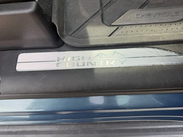 Used 2024 Chevrolet Silverado 2500 High Country w/ High Country Premium Package AWD/4WD image 11