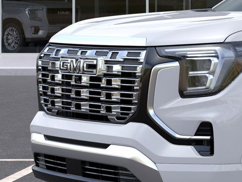 New 2026 GMC Terrain Denali w/ LPO, Black Badging Package AWD/4WD image 37