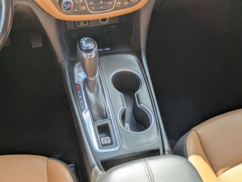 Used 2018 Chevrolet Equinox Premier image 21