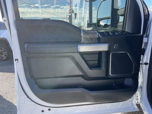 Used 2019 Ford F250 Lariat image 14