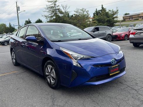 Used 2018 Toyota Prius Two w/ Prius Two Safety Plus Package FWD image 3