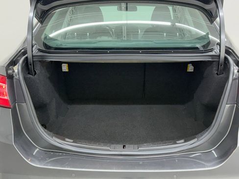 Used 2016 Ford Fusion SE w/ Equipment Group 202A image 21