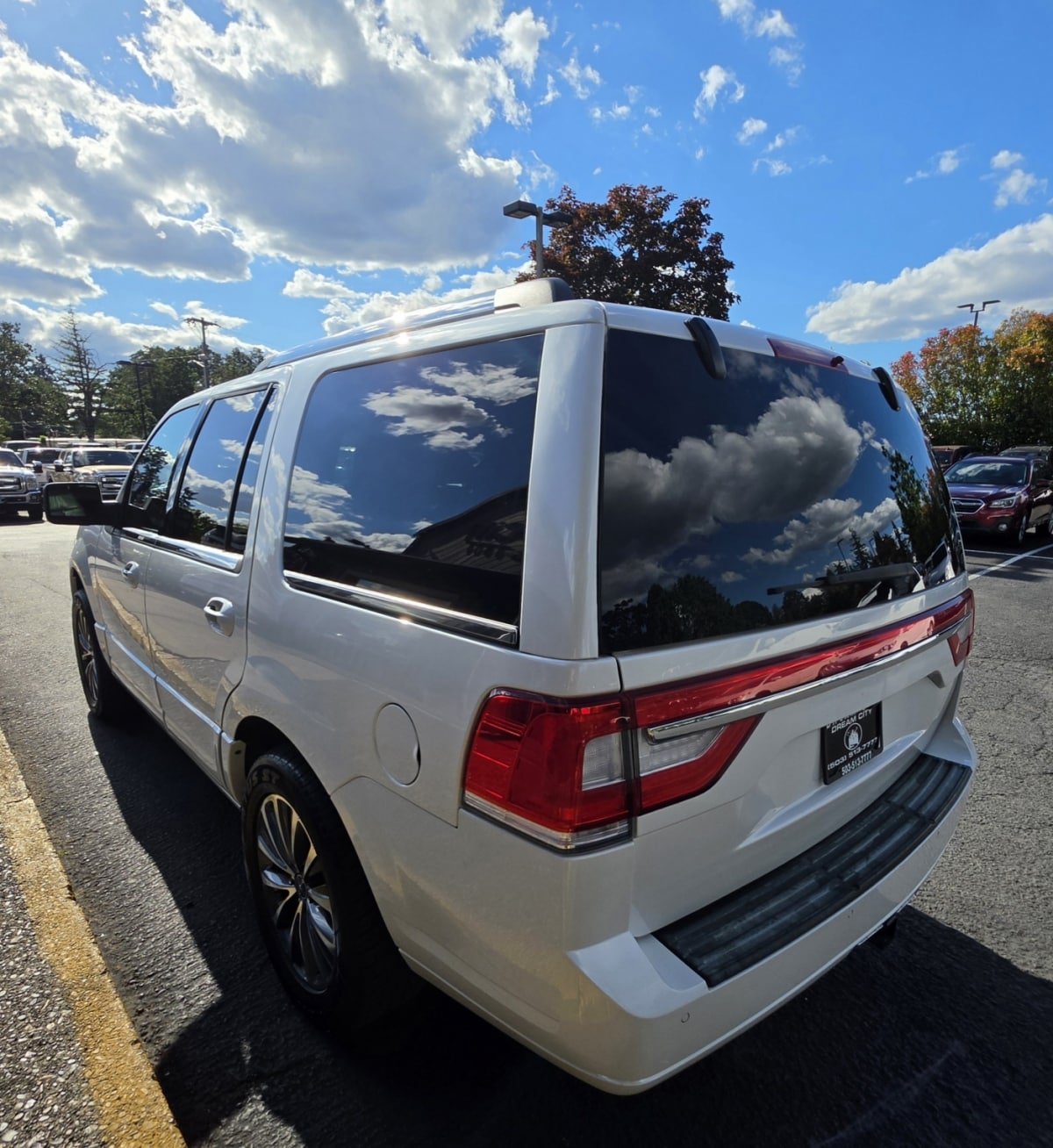 Used 2016 Lincoln Navigator Select RWD image 6