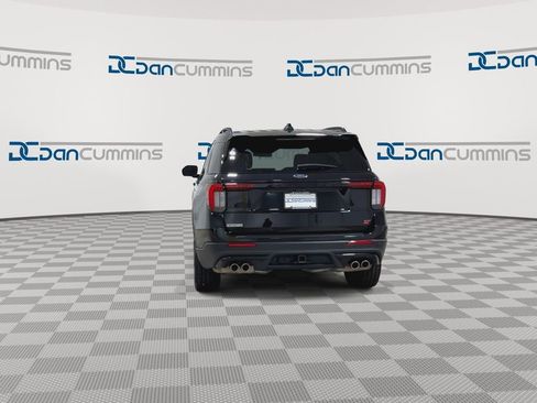 Used 2025 Ford Explorer ST image 8