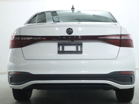 Certified 2025 Volkswagen Jetta S image 39