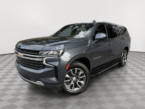 Used 2021 Chevrolet Suburban LT w/ Rear Media and Nav Package image 2