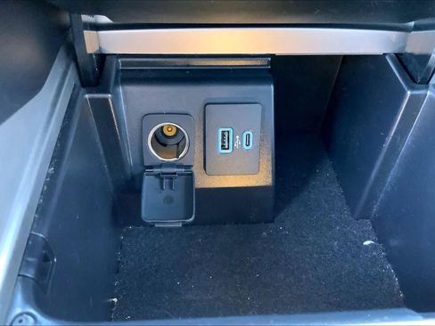 Used 2021 Ford Explorer Limited w/ Equipment Group 301A image 31