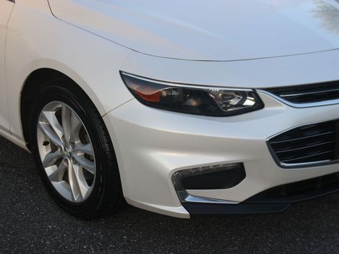 Used 2017 Chevrolet Malibu LT FWD image 8