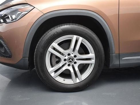 Used 2022 Mercedes-Benz GLA 250 4MATIC w/ Premium Package Lite image 9