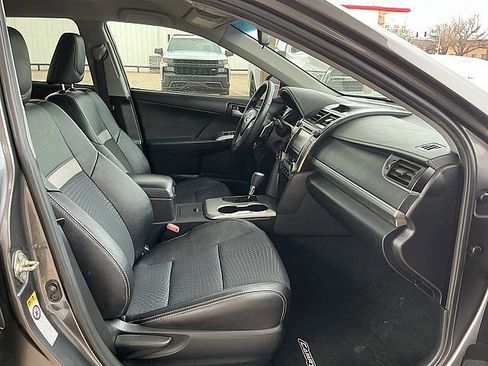 Used 2013 Toyota Camry SE image 11
