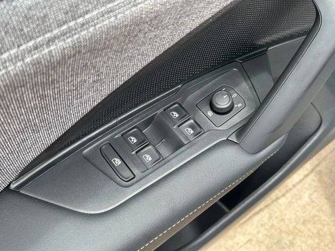 Certified 2025 Volkswagen Tiguan S FWD image 22