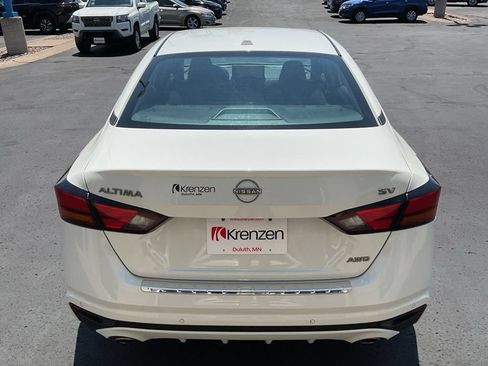Used 2023 Nissan Altima 2.5 SV w/ SV Premium Package AWD/4WD image 6