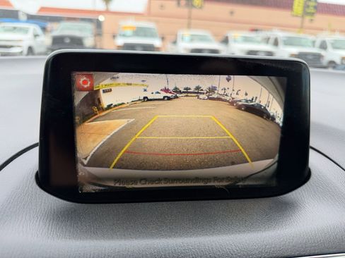 Used 2018 MAZDA MAZDA3 Grand Touring FWD image 24