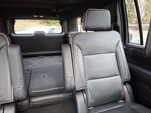 Used 2021 GMC Yukon XL SLT w/ SLT Luxury Plus Package image 20