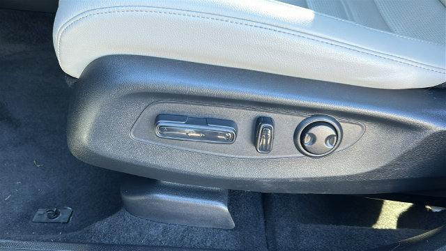 Used 2026 Honda CR-V EX-L image 11
