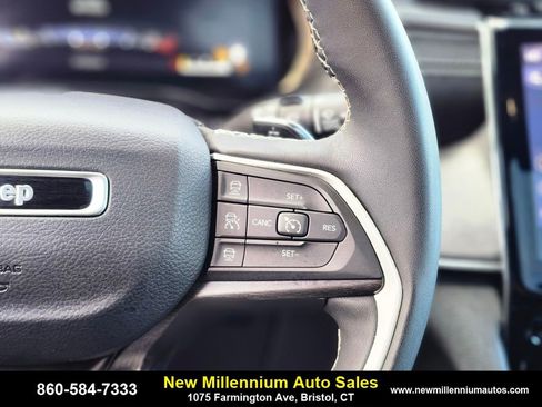 Used 2024 Jeep Grand Cherokee L Limited w/ Luxury Tech Group II image 29