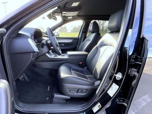 Certified 2025 MAZDA CX-70 Plug-In Hybrid w/ Premium Plus image 10