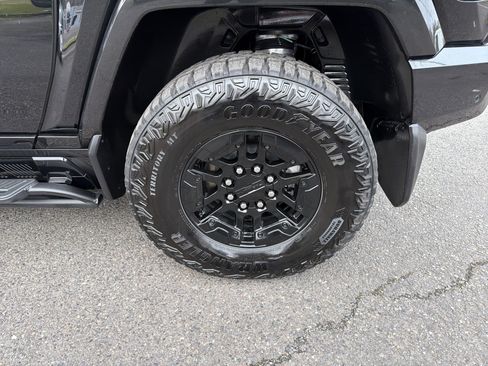 Used 2024 GMC Hummer EV 2X w/ Extreme Off-Road Package image 25