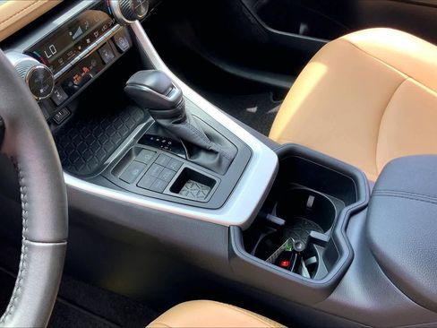 Used 2025 Toyota RAV4 XLE Premium AWD/4WD image 17