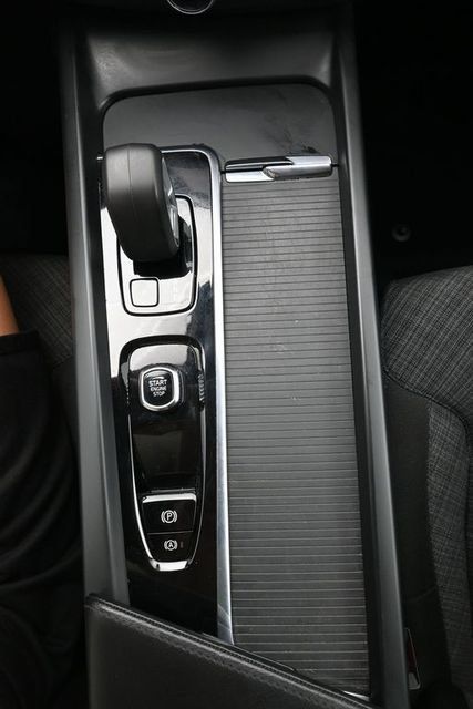 Used 2024 Volvo XC60 B5 Core w/ Climate Package AWD/4WD image 11