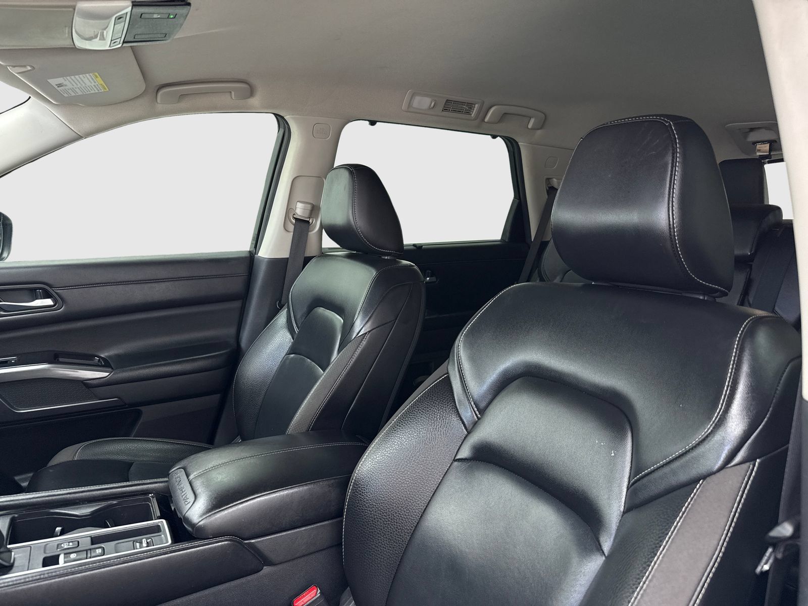 Used 2023 Nissan Pathfinder SL FWD image 15