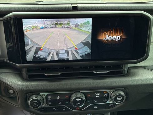 Used 2024 Jeep Wrangler Unlimited Sport AWD/4WD image 28