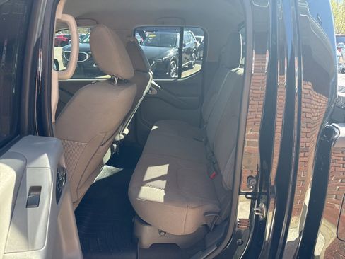 Used 2019 Nissan Frontier SV w/ Value Truck Package AWD/4WD image 25