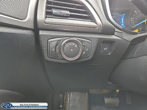 Used 2019 Ford Fusion SE FWD image 31