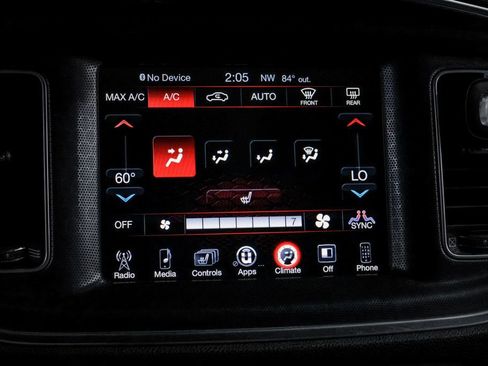 Used 2015 Dodge Charger SXT image 35
