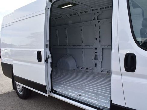 New 2026 RAM ProMaster 3500 w/ Convenience Group image 39