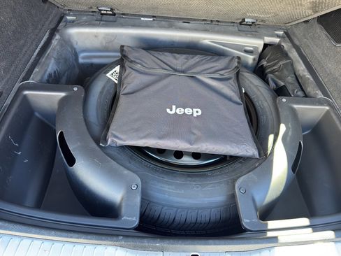 Certified 2022 Jeep Grand Cherokee Overland w/ Adv Protech Group III image 13