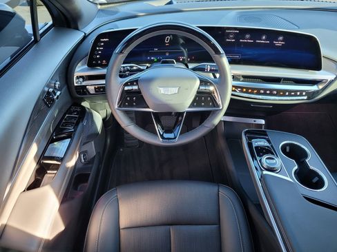 Used 2025 Cadillac Lyriq Sport image 11