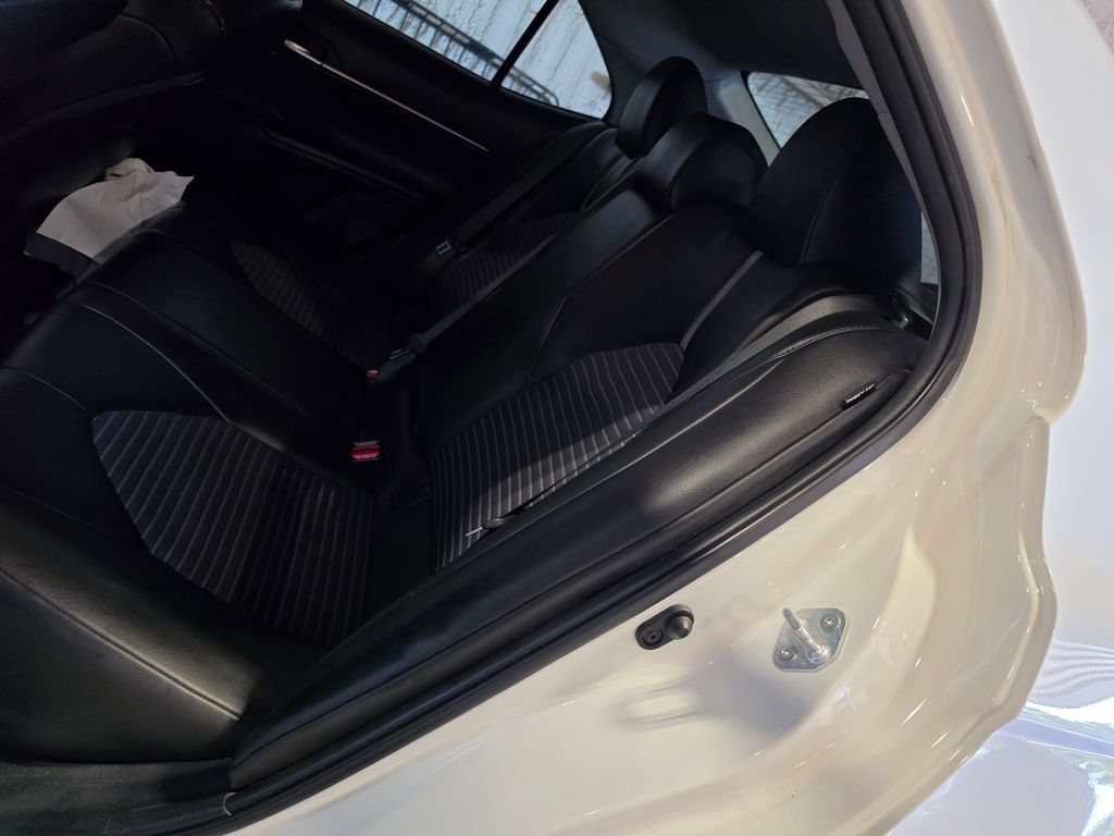 Used 2022 Toyota Camry SE FWD image 7