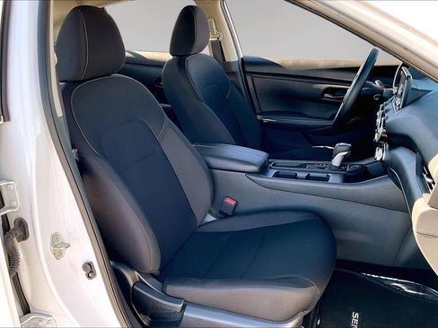 Used 2025 Nissan Sentra S image 29