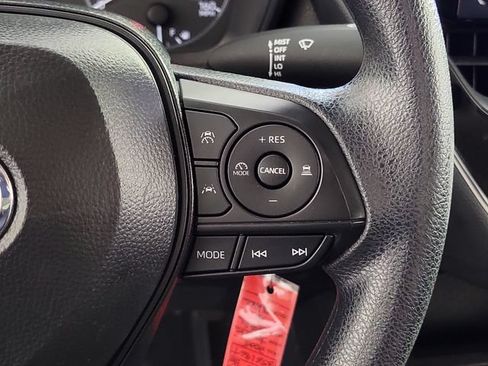 Used 2025 Toyota Corolla LE FWD image 25