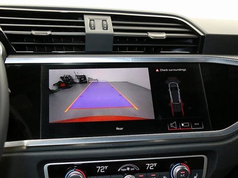 Used 2025 Audi Q3 2.0T Premium image 18