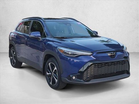 Certified 2023 Toyota Corolla Cross AWD Hybrid w/ Convenience Package image 3