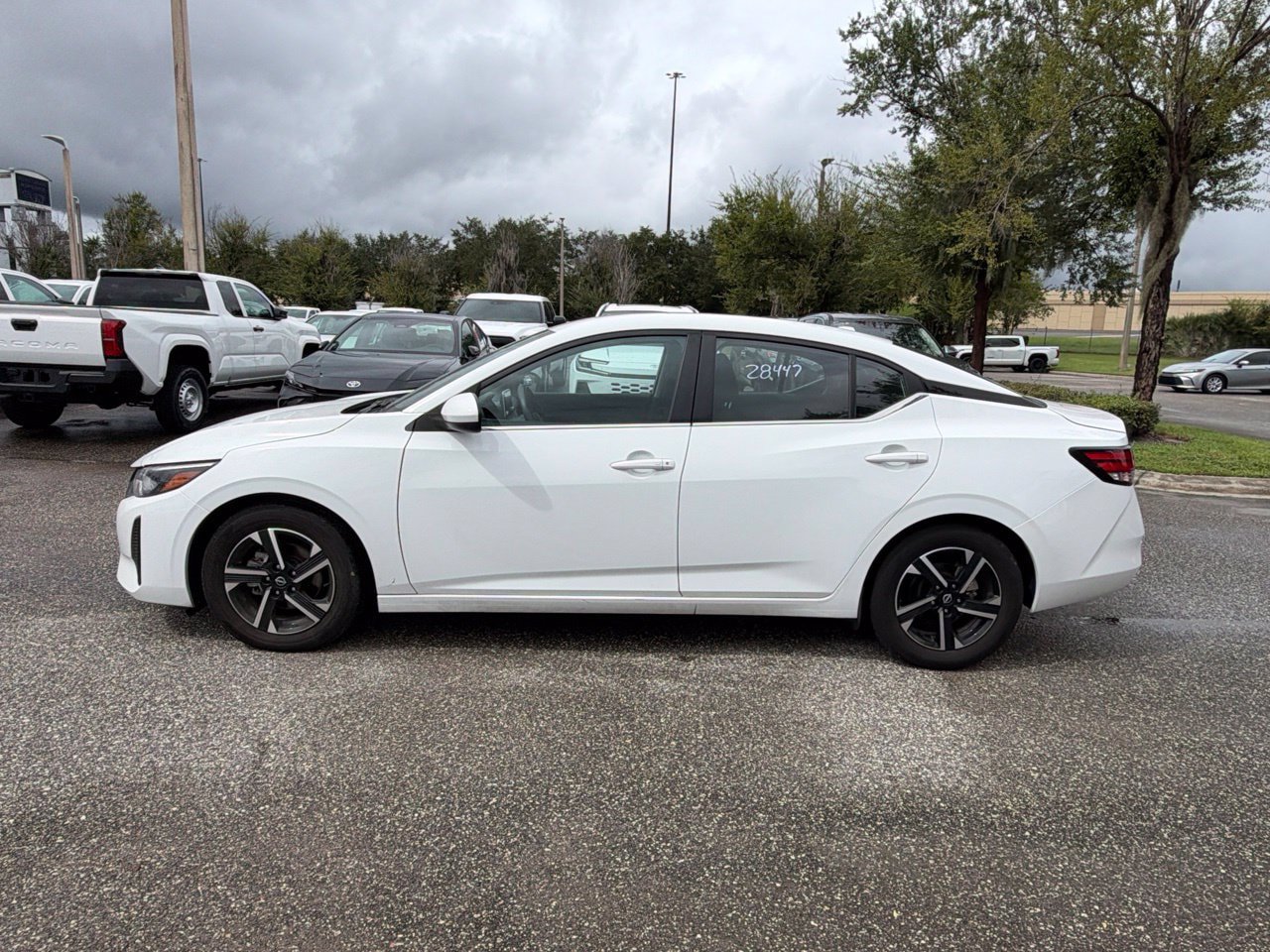 Used 2025 Nissan Sentra SV FWD image 2